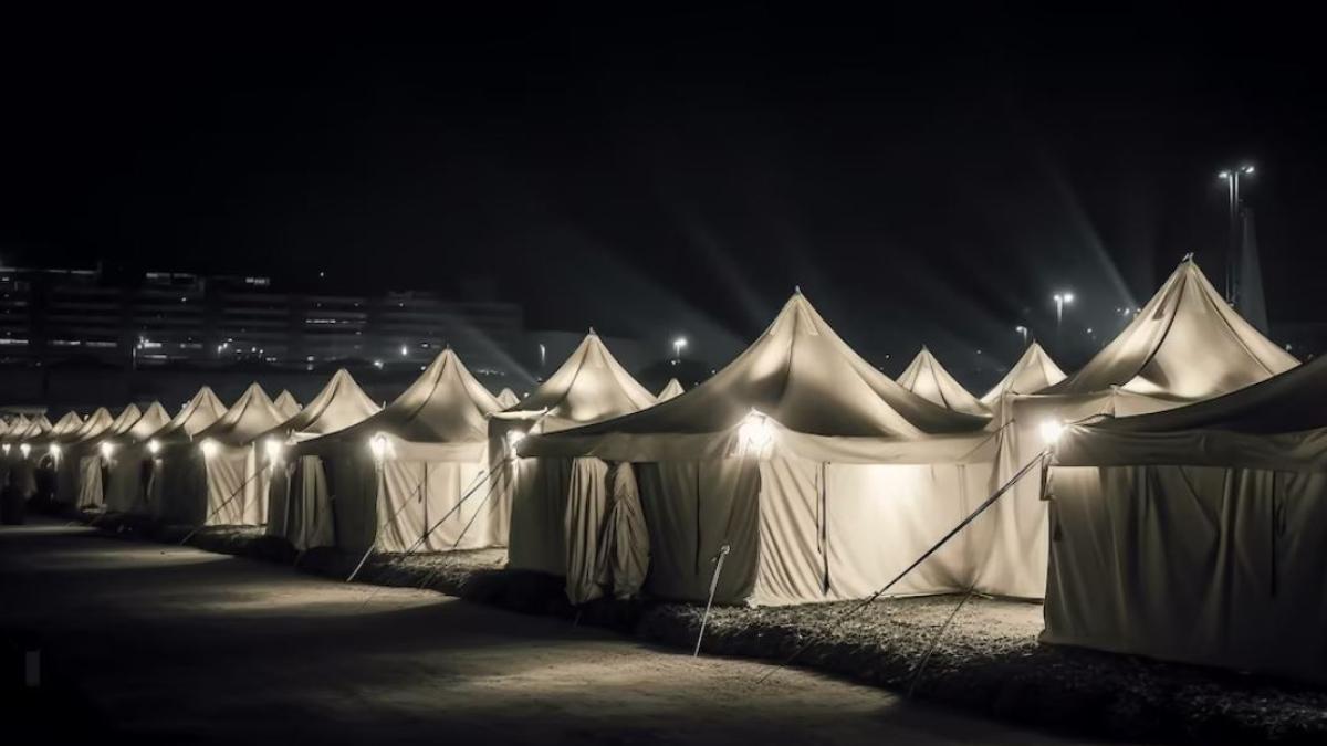 studentii-din-italia-stau-in-corturi-in-fata-universitatii--in-semn-de-protest-fata-de-chiriile-mari