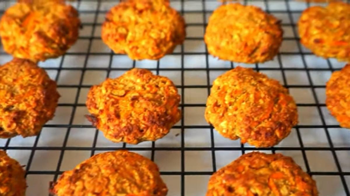 biscuiti-de-casa--cu-morcovi-razuiti-un-deliciu-fara-oua--zahar-sau-faina-rafinata--se-vor-termin-rapid