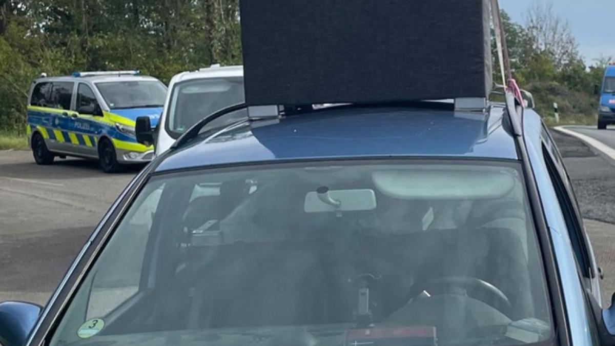 roman--masina-canapea