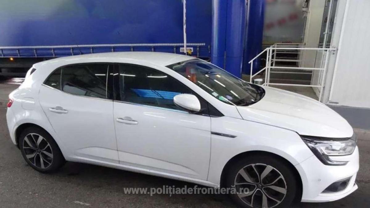 autoturism-furat-din-franta--descoperit-la-intrarea-in-romania--soferul-s-a-ales-cu-dosar-penal