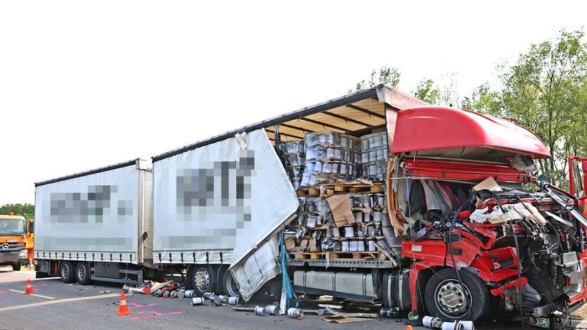 camion-romanesc--implicat-intr-un-accident-rutier-pe-autostrada-in-ungaria
