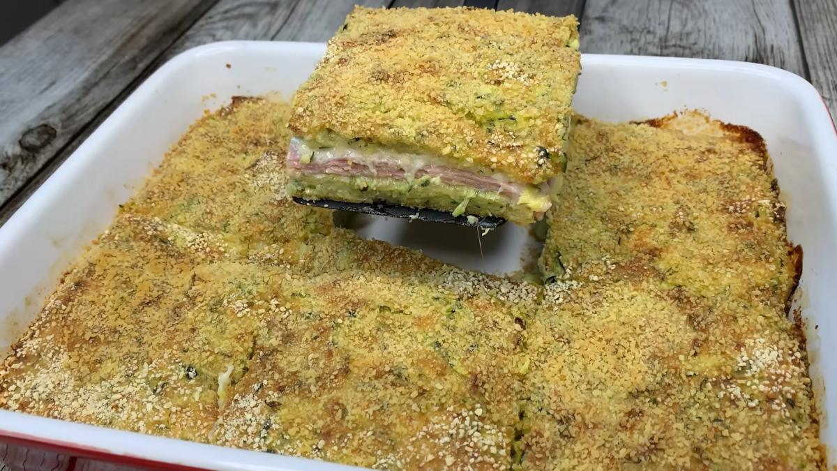 din-patru-dovlecei-si-un-cartof-faci-cea-mai-usoara-si-grozava-placinta--toata-lumea-va-vrea-reteta