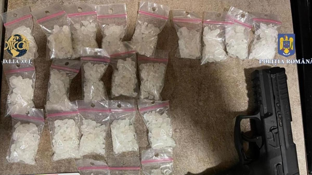 perchezitii-la-o-grupare-de-traficanti-de-droguri--13-romani-vor-fi-audiati