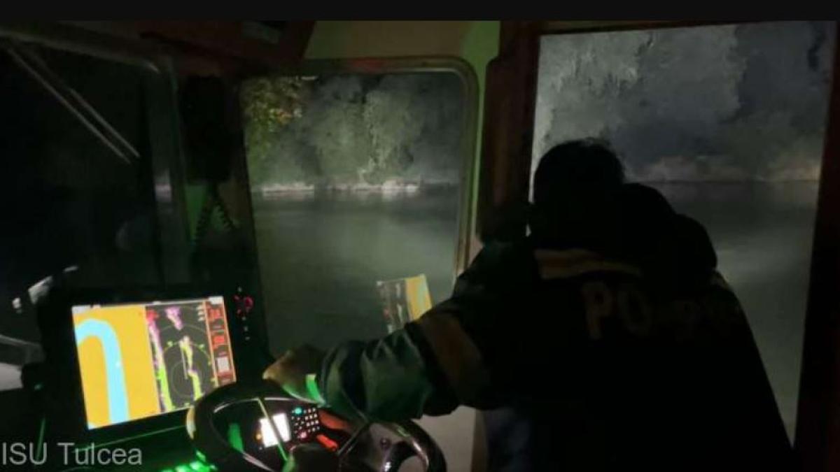 accident-pe-bratul-sfantu-gheorghe--doi-raniti-si-o-persoana-disparuta--dupa-ce-doua-ambarcatiuni-s-au-ciocnit