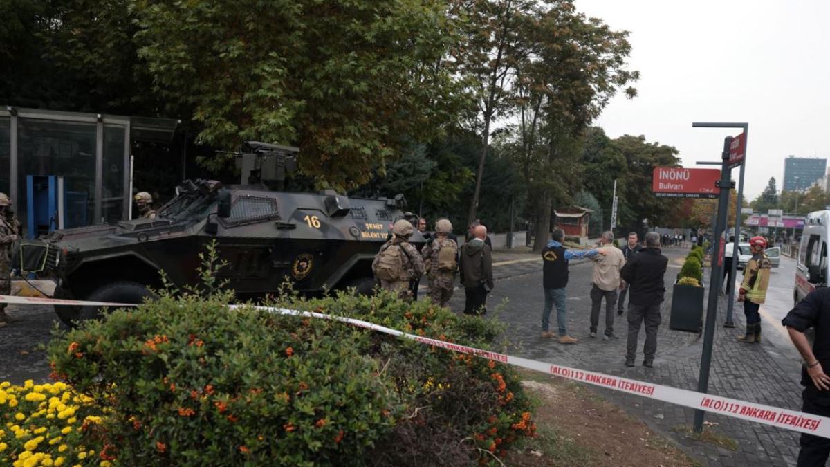 explozie-puternica-in-apropierea-parlamentului-din-ankara