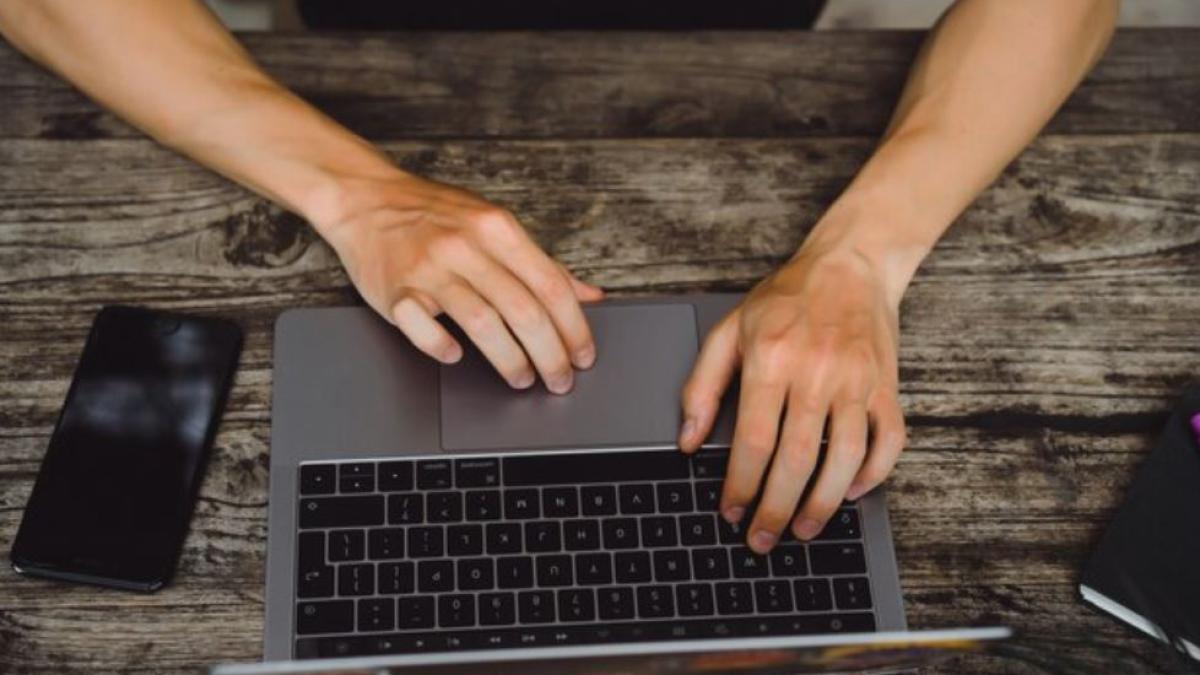 revolut-face-angajari----contract-permanent--telemunca-si-salariu-de-peste-120-000-euro