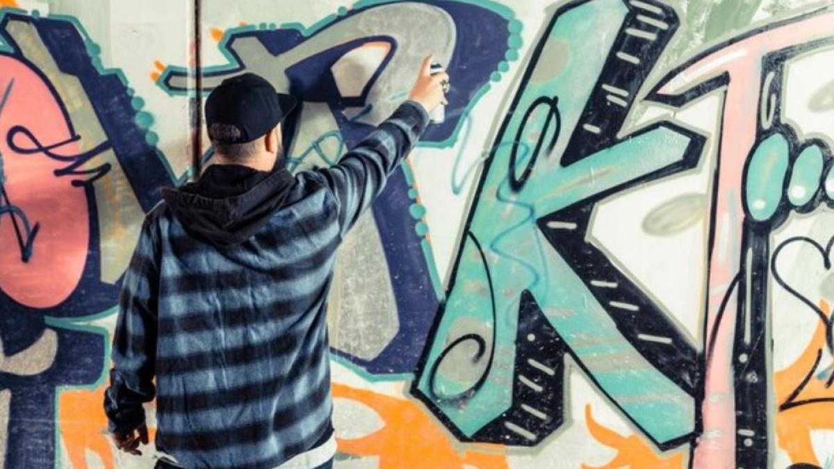 metroul-din-barcelona-a-fost-vandalizat--patru-trenuri-pictate-si-un-agent-de-securitate-atacat