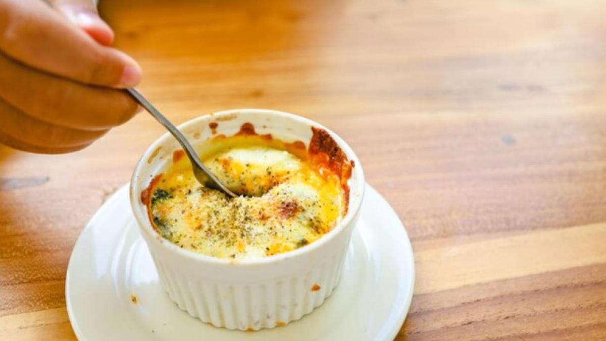 omleta-in-cana--un-mic-dejun-delicios--se-prepara-simplu-si-rapid-in-cuptorul-cu-microunde