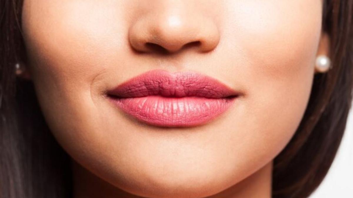 balsam-de-buze-facut-in-casa-cu-ulei-de-cocos--cea-mai-buna-reteta