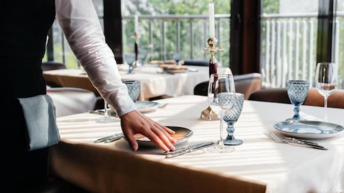 un-chelner-din-spania--revoltat-pe-trei-clienti---am-intalnit-animale-mai-curate-si-mai-educate