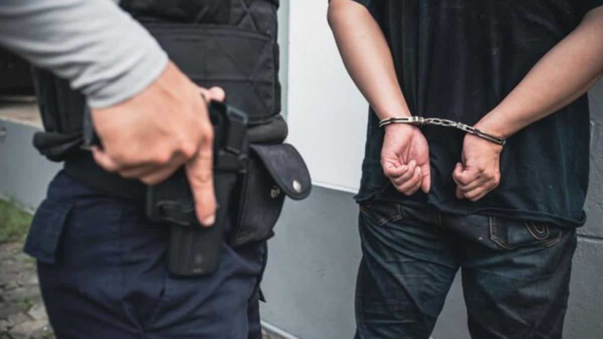 un-roman--cautat-zece-ani-de-politia-din-italia--prins-in-belgia--barbatul-si-a-junghiat-colegul-de-apartament-si-a-fugit