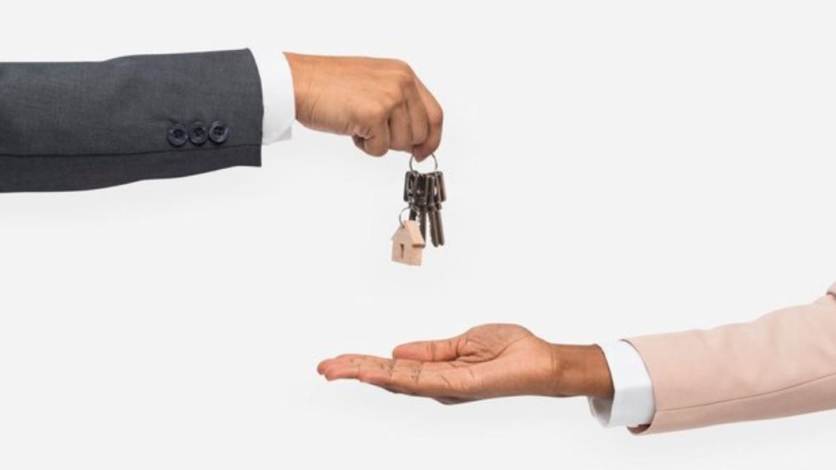 un-apartamentprc-c2prc-a0situat-in-centrul-istoric-din-sevilla-poate-fi-inchiriat-cu-doar-50-de-euro-pe-lunaprc-c2prc-a0