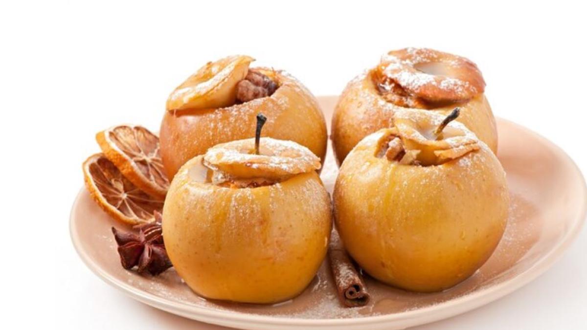 mere-umplute-cu-varza-rosie-si-sunca--o-reteta-cu-care-iti-vei-surprinde-prietenii