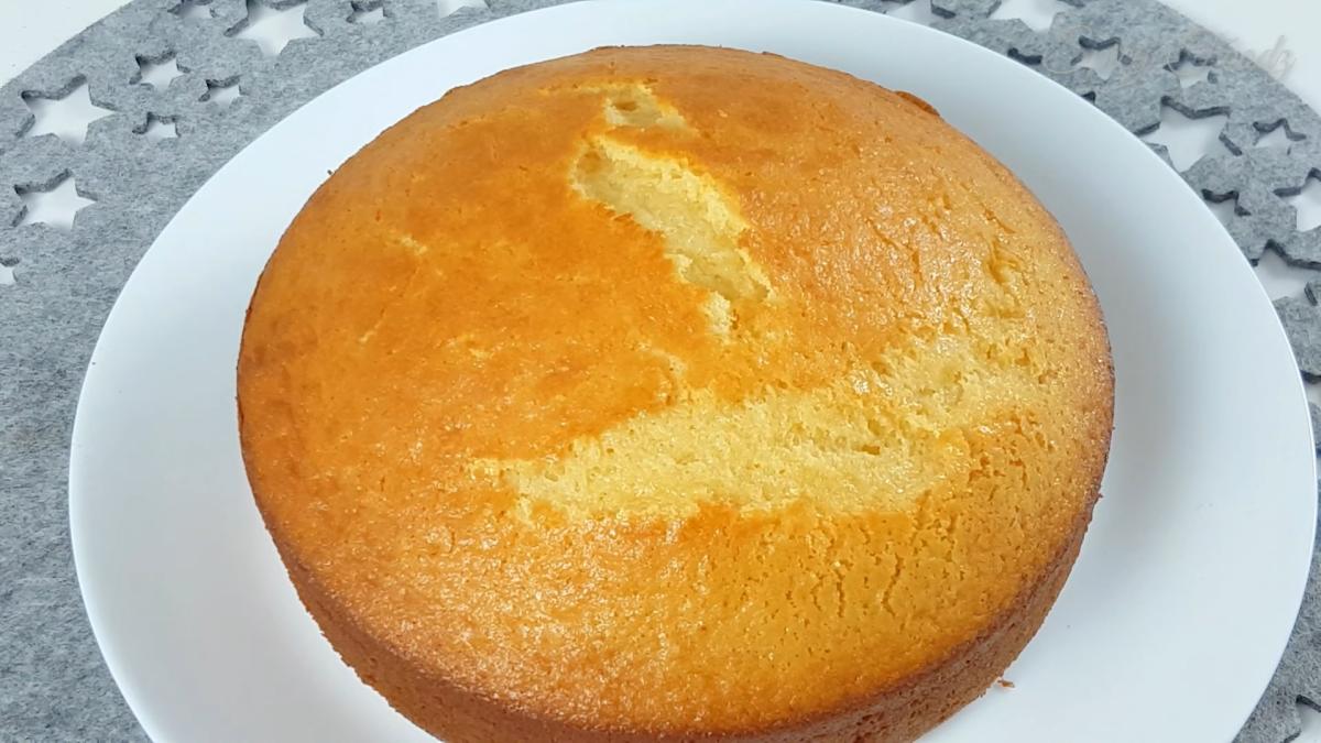 prajitura-cu-lapte--gata-intr-un-minut-se-amesteca-toate-ingredientele-si-se-da-la-cuptor--te-va-cuceri-prin-simplitate-si-gust