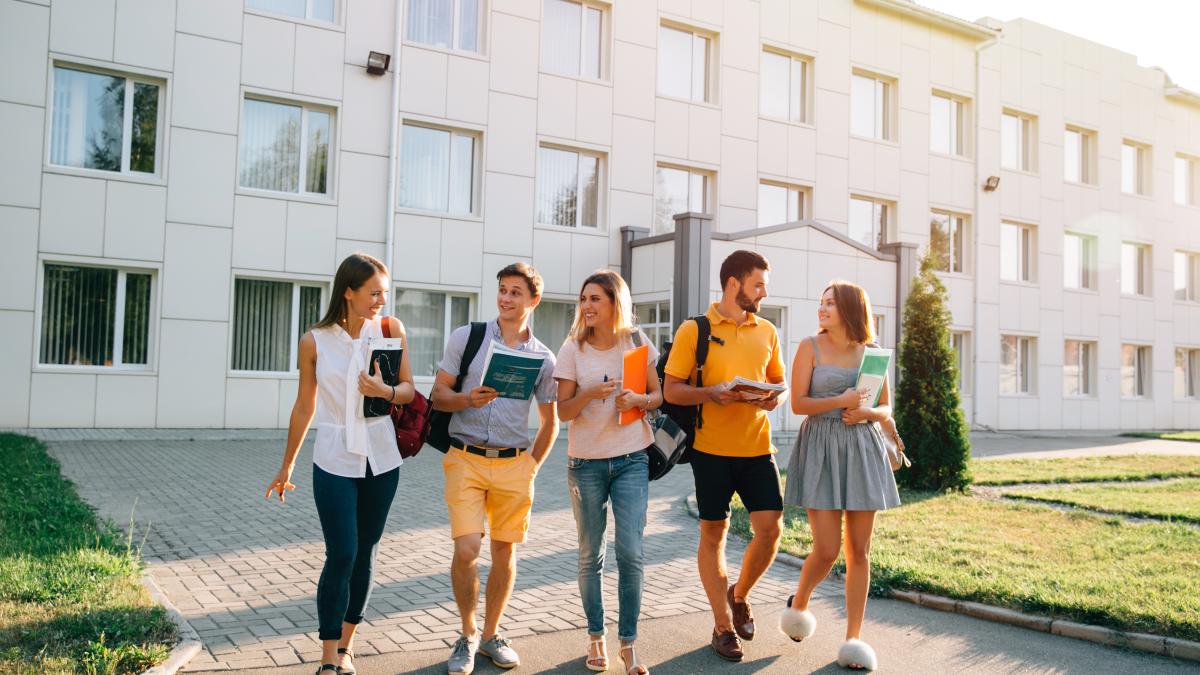 semnal-de-alarma-80-din-absolventi-pleaca-din-romania-este-ingrijorator