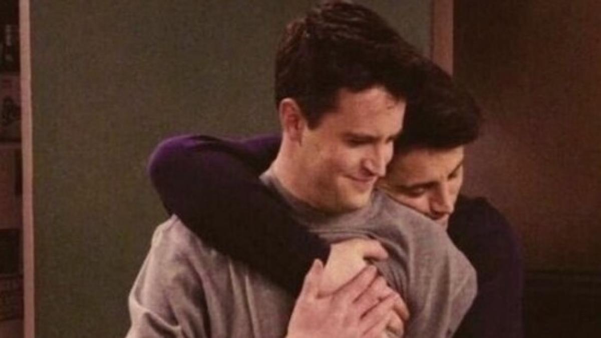 friends_actor_matthew_perry_best_scenes_1698556310413_1698556310637