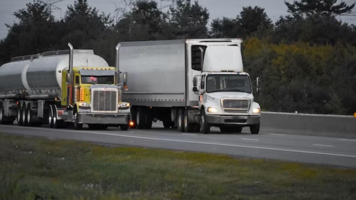 un-camion-incarcat-cu-cacao-s-a-rasturnat-pe-autostrada-in-germania--prejudiciu-de-150-000-de-euro