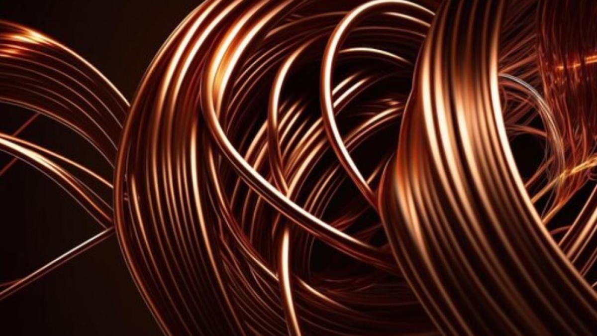 trei-romani-au-furat-peste-jumatate-de-tona-de-cupru-din-gara-din-napoli