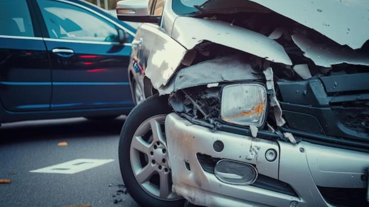 un-roman-a-murit-pe-loc--dupa-ce-a-intrat-cu-masina-intr-un-tir