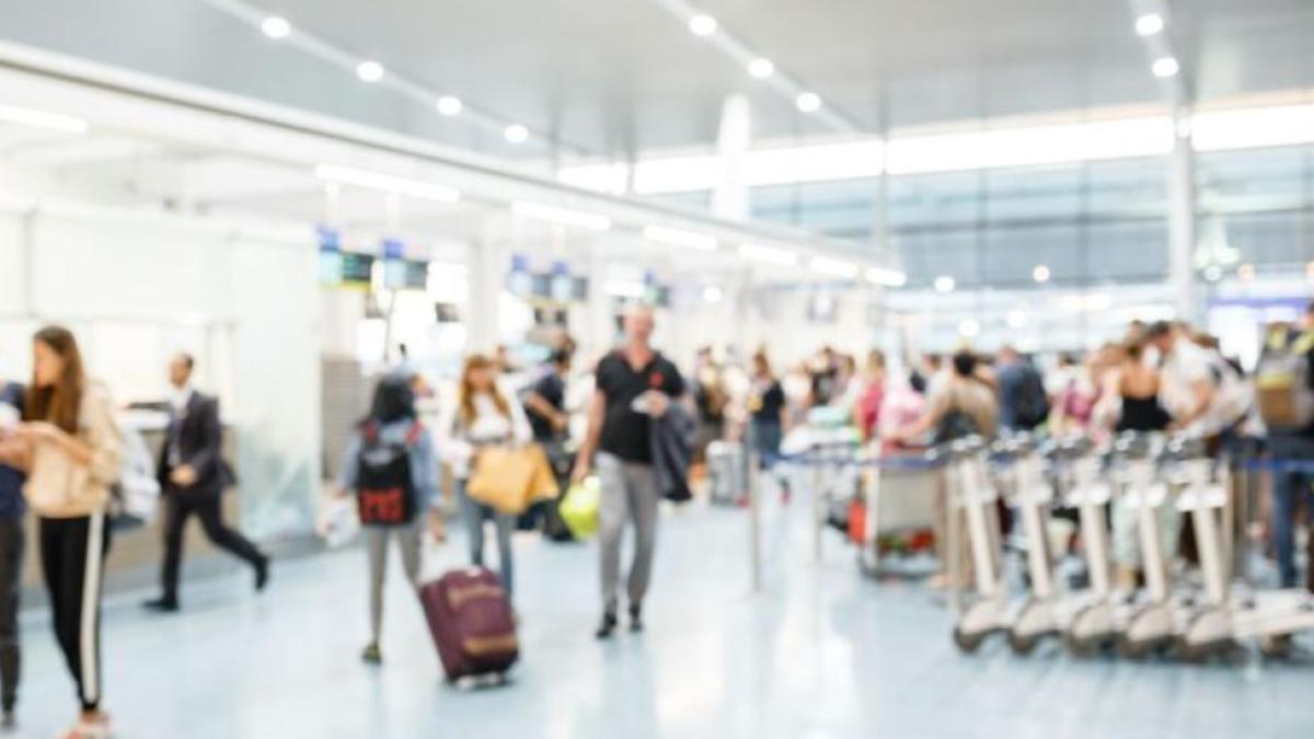 roman--arestat-direct-pe-aeroport--barbatul-era-cautat-de-politistii-italieni--acuzat-ca-a-furat-zeci-de-pachete-de-parmezan