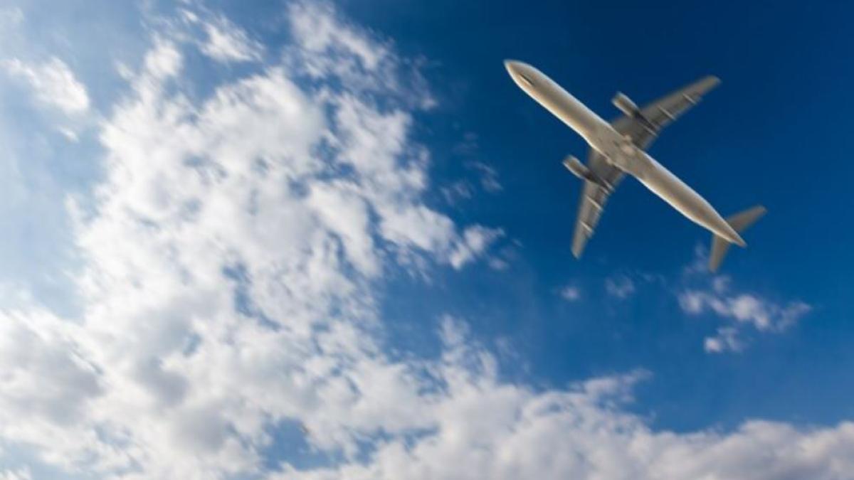 lacrimi-si-tipete-in-avion---pilotul-a-esuat-de-patru-ori-aterizarea-in-germania-din-cauza-rafalelor-puternice-de-vant