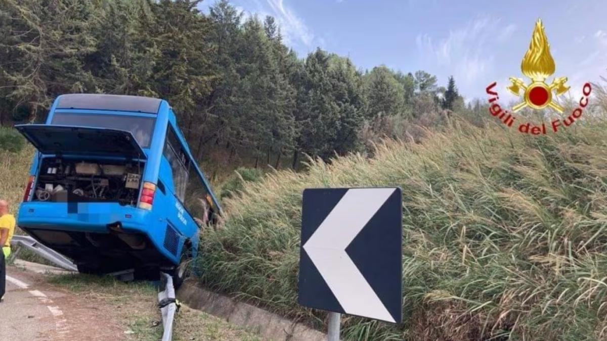 accident-autocar-italia-rasturnat