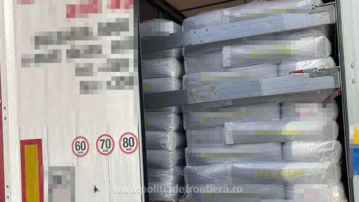 doua-camioane--incarcate-cu-deseuri-din-germania--nu-au-fost-lasate-sa-intre-in-tara