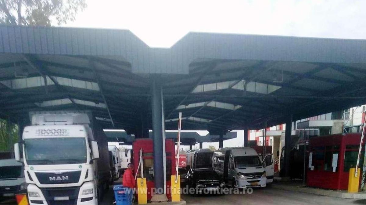 patru-soferi-romani-si-un-polonez-au-incercat-sa-introduca-in-tara-peste-80-de-tone-de-deseuri