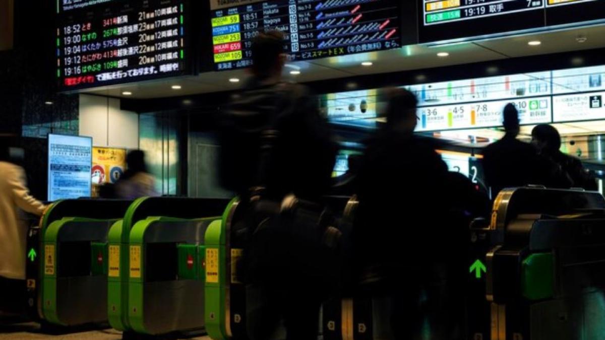 activitatea-aeroportului-din-bruxelles--perturbata-de-o-pana-de-curent_59766300