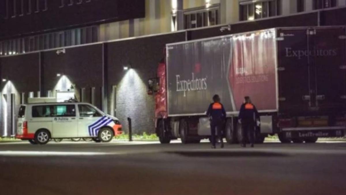 roman--inculpat-in-anglia--pentru-moartea-a-39-de-vietnamezi--victimele-au-fost-gasite-intr-un-camion-frigorific-in-essex