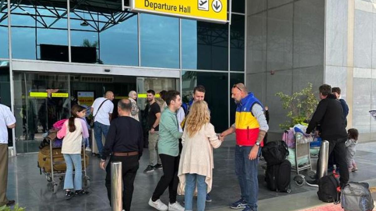 mapn--romanii-evacuati-din-gaza-vor-ajunge-pe-otopeni-duminica-dimineata_60176600