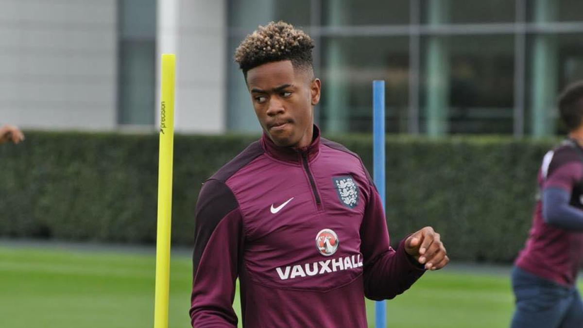 12341645_919525441469150_7964957455733096858_n_09555500