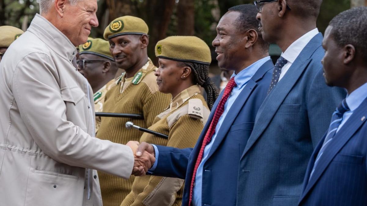 iohannnis-in-africa-3_74724100