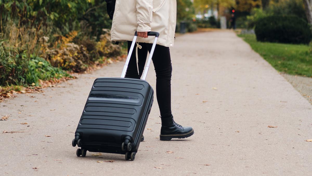 o-femeie-si-a-inchis-iubitul-intr-o-valiza-nu-pot-sa-respir--asa-ma-simt-eu-cand-ma-inseli