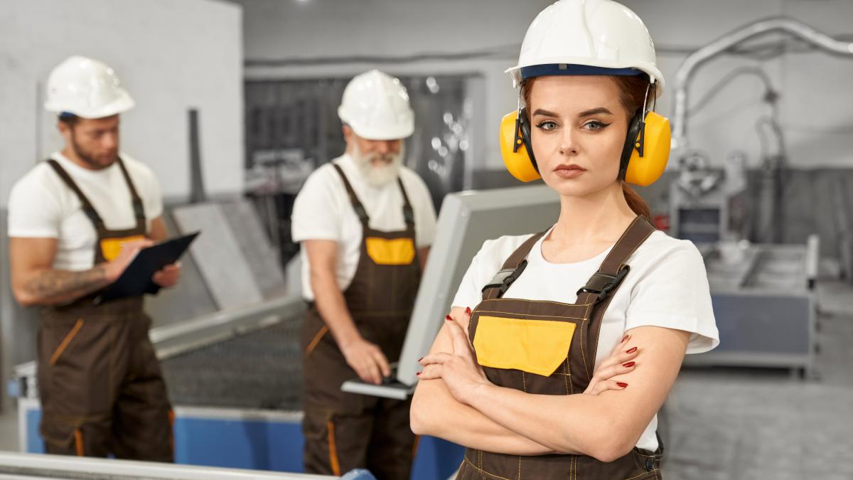 salarii-femei-diferente-salariale-femeie-muncitoare_03925000