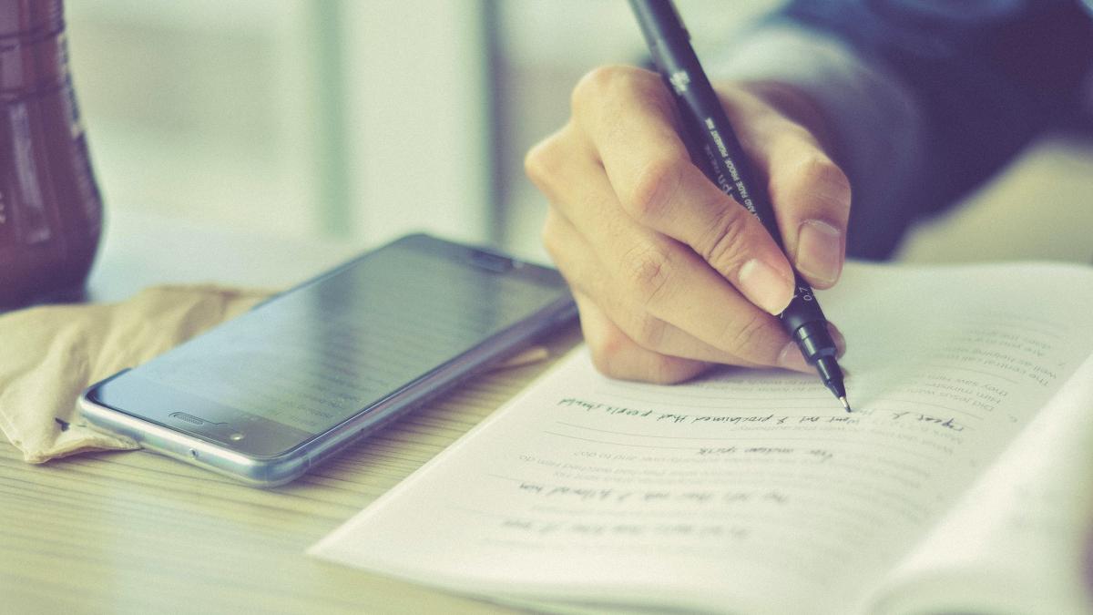 chivalry-creative-kptpfnb2qpc-unsplash_76767300