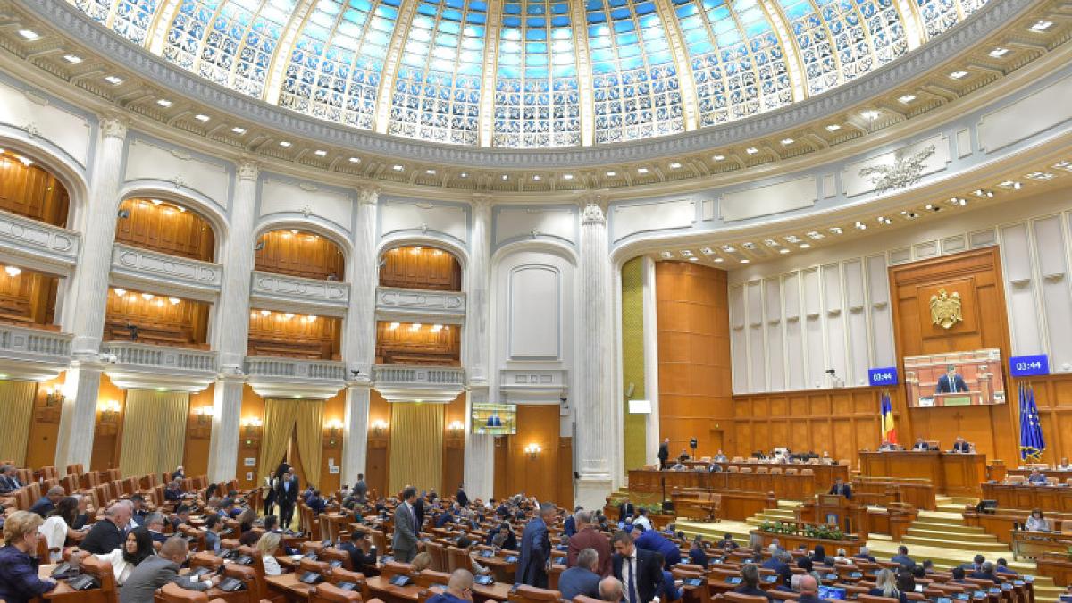 camera-deputatilor-sedinta-plen