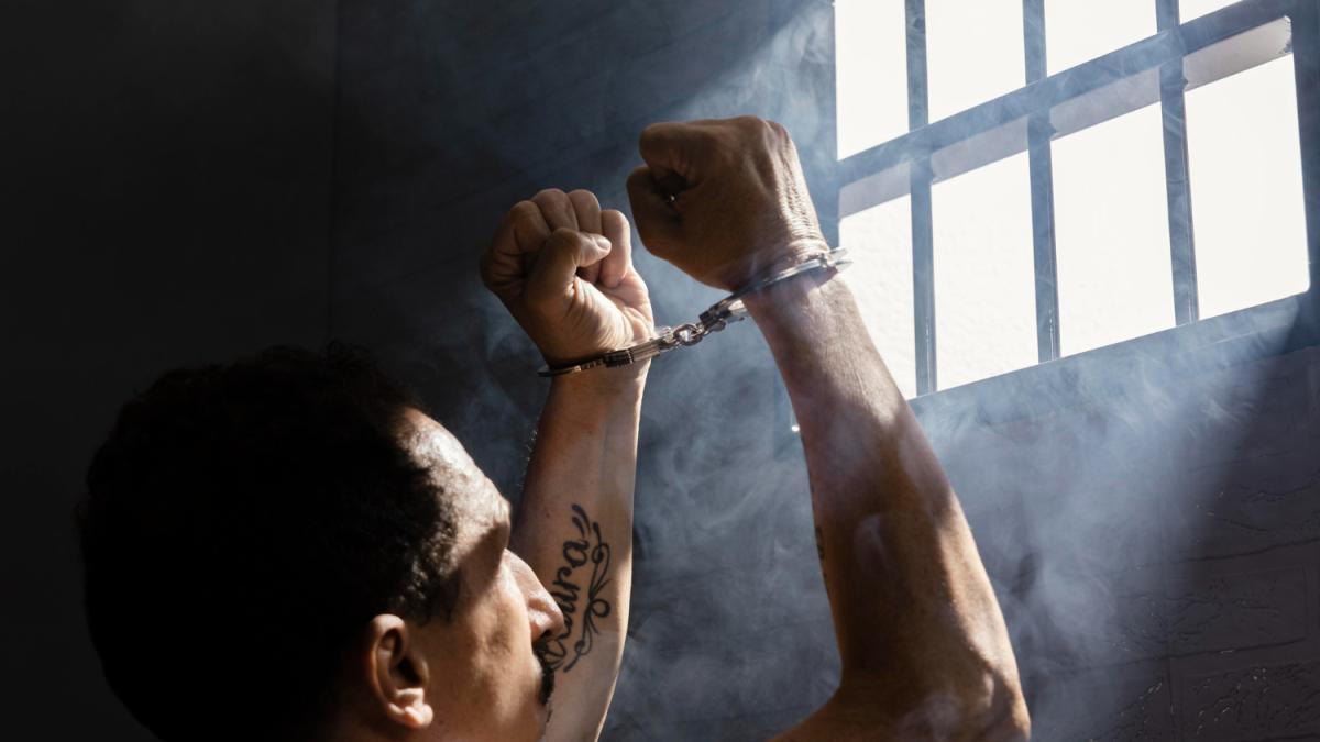 inchisoare--arest--catuse_12579800