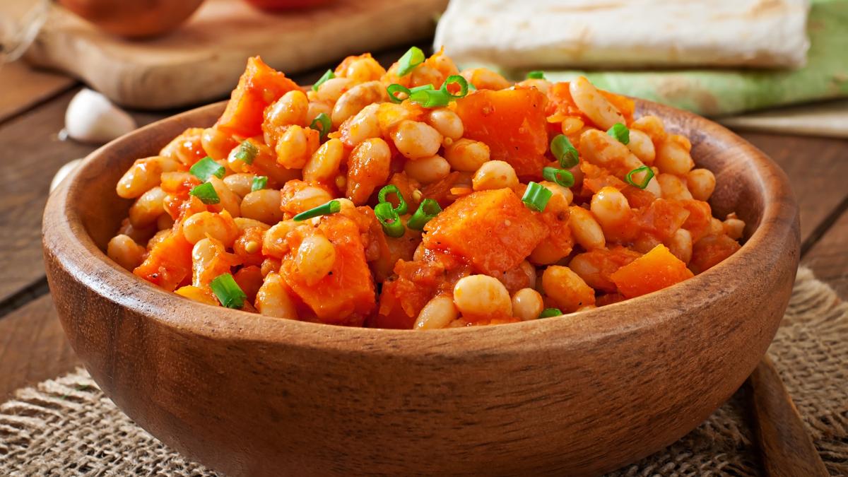 tocanita-de-legume-cu-naut--o-cina-gustoasa-si-sanatoasa-pentru-postul-craciunului_19005700