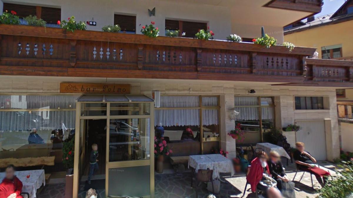 un-sat--situat-in-muntii-dolomiti-din-italia--face-angajari--ofera-3-mii-de-euro-pe-luna-pentru-administrarea-barului-din-localitate_22790500