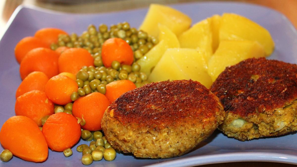 chiftele-din-linte-cu-vinete--super-gustoase--foarte-usoare-si-sanatoase_37126300