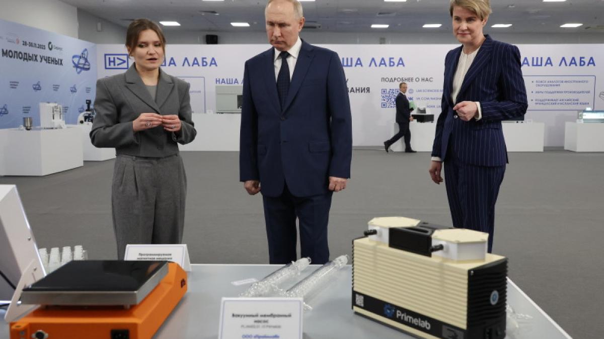 vladimir-putin-expozitie_30898500