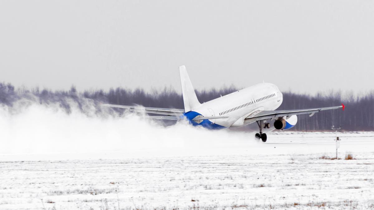 avion-zapada-ninsoare-aeroport-zapada-aeroport-haos-aeroport_94145500