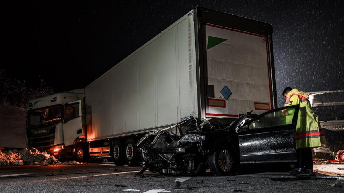 accident-romani-a8-ploaie-incghetata_26154100