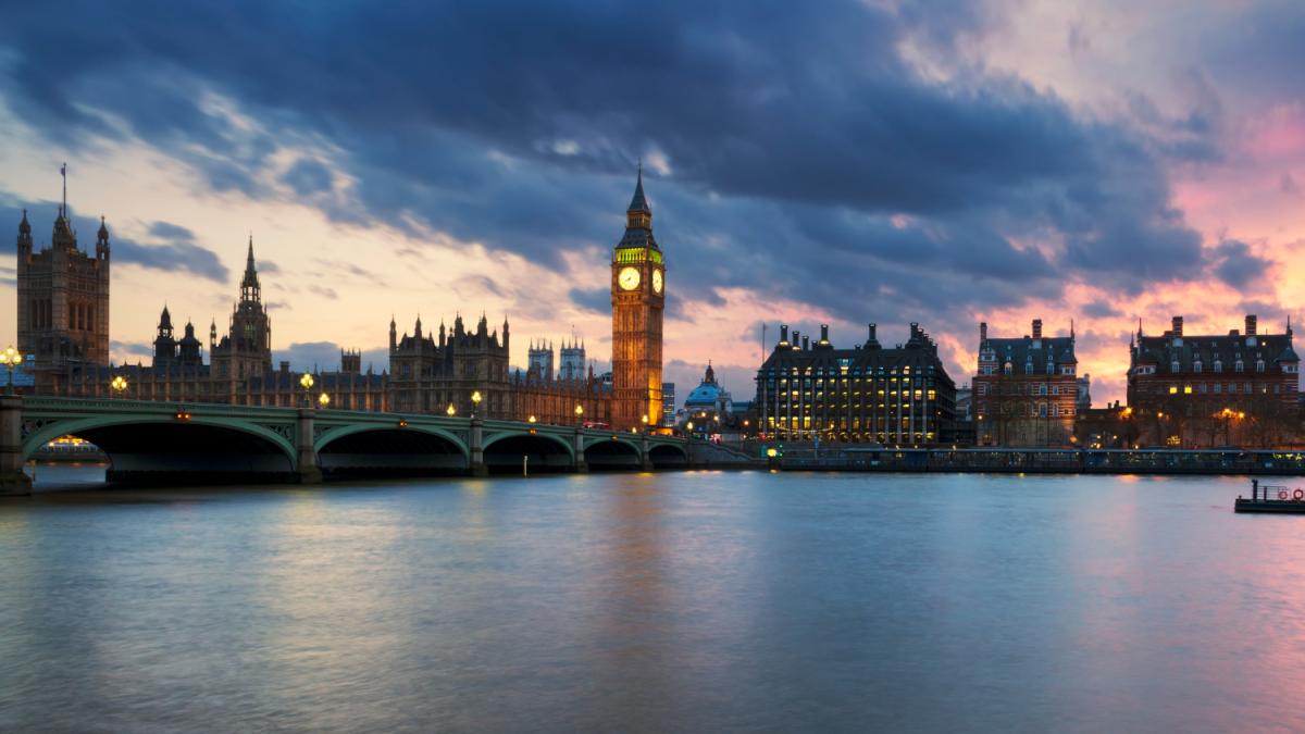 view-big-ben-clock-tower-london-sunset-uk_57017300
