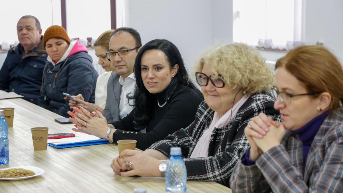 simona-bucura-oprescu_73376000