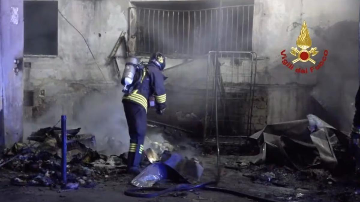 incendiu-spitl-tivoli-pompierr-italia_72453500