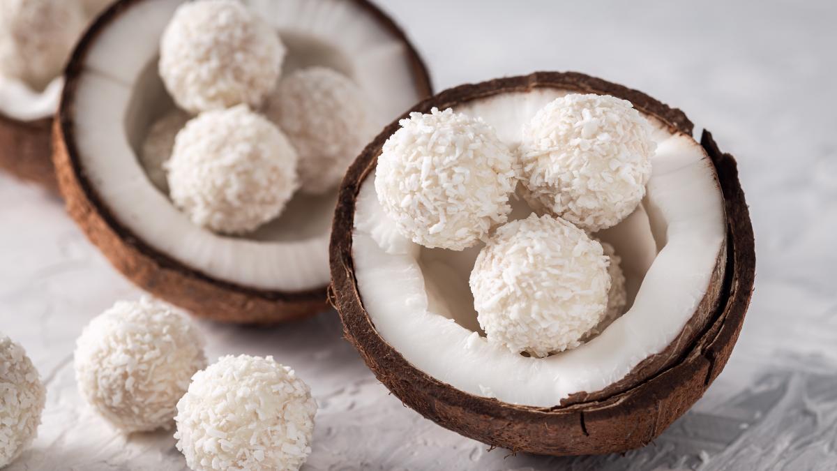 cea-mai-simpla-reteta-de-bomboane-de-cocos--ai-nevoie-de-cateva-produse-din-camara-si-desertul-e-gata_25775000
