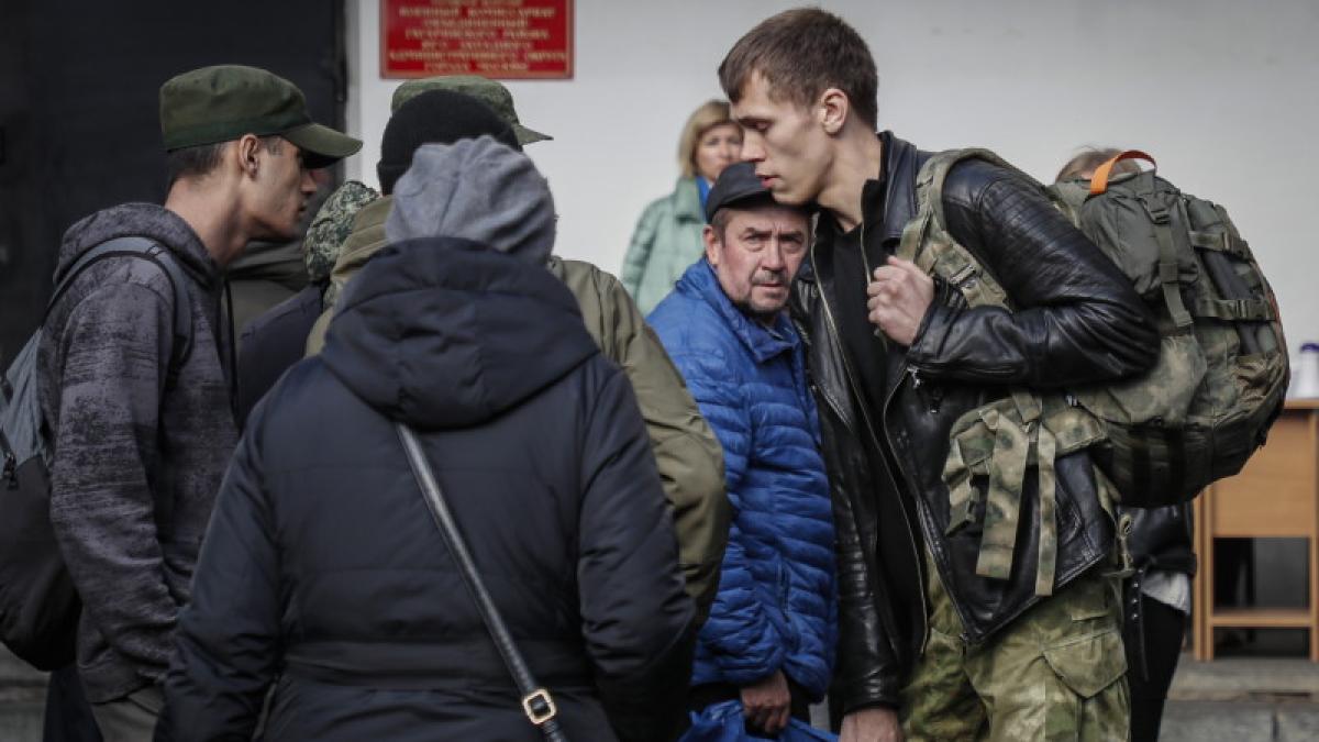 armata-rusia-militar-soldat-mobilizare-centru-de-recrutare