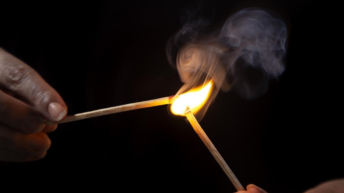 un-roman-din-spania-si-a-incendiat-casa-in-care-se-aflau-cu-fiul-si-sotia--barbatul-a-fost-arestat_73538700